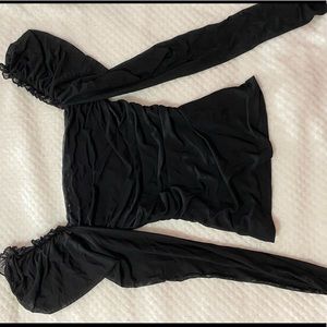 Black puffy shoulder long sleeve
